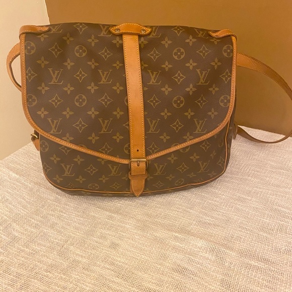 🚫SOLD🚫Authentic Louis Vuitton Saumur 35 - Picture 3 of 15